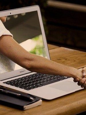 handshake-3382503_640 handshake-3382503_640
